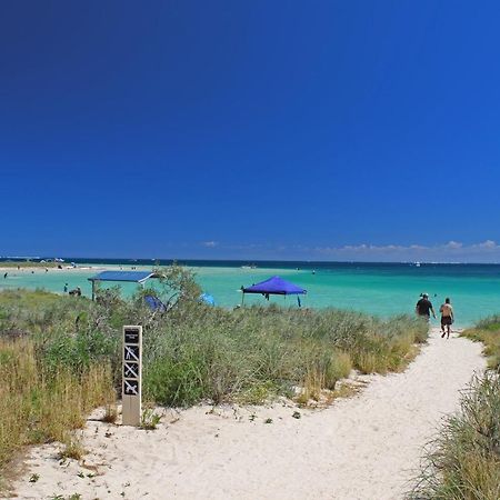 Хостел Ningaloo Club Backpackers Корал-Бей Екстер'єр фото